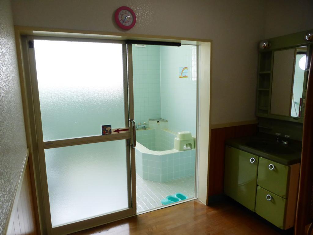 Отель Kagura House Юдзава Экстерьер фото